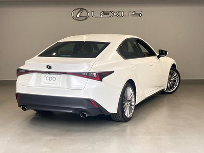 صورة مصغرة 8 لـ 2025 Lexus IS