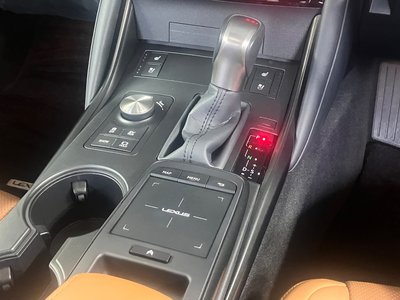 صورة مصغرة 15 لـ 2025 Lexus IS