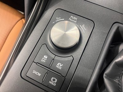 صورة مصغرة 33 لـ 2025 Lexus IS
