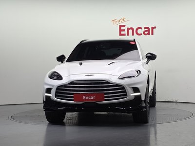 ASTON MARTIN DBX - 2