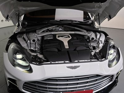 ASTON MARTIN DBX - 7