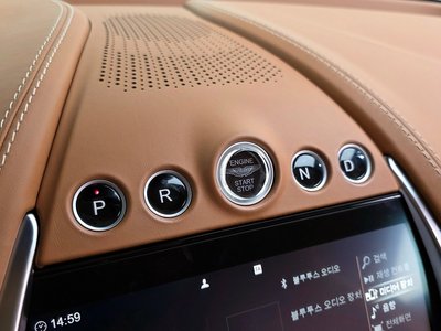 ASTON MARTIN DBX - 9