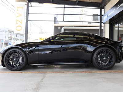 ASTON MARTIN VANTAGE - 6