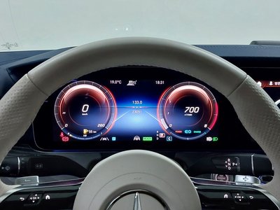 MERCEDES-BENZ E-CLASS - 8