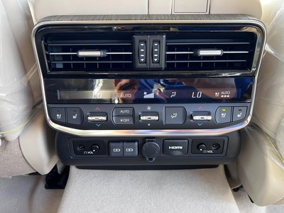 2023 Toyota LAND CRUISER 300 缩略图 39