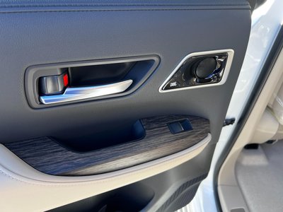 2023 Toyota LAND CRUISER 300 缩略图 91