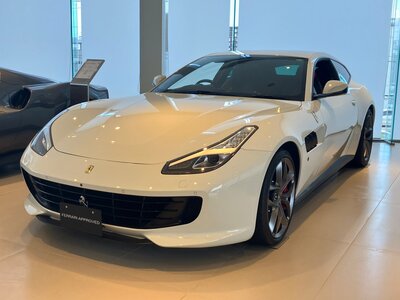 FERRARI GTC4 LUSSO