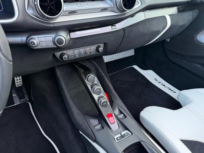 صورة 32 لـ 2023 Ferrari 812 GTS