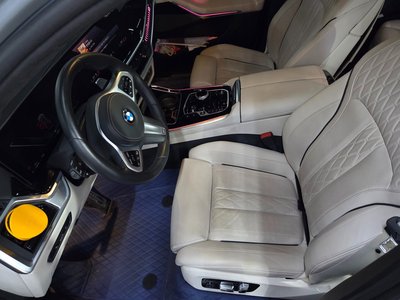 BMW X7 - 7