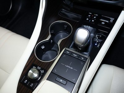 2021 Lexus RX — миниатюра 23