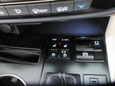 2021 Lexus RX — миниатюра 38