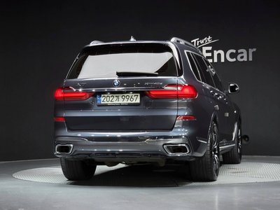 2021 BMW X7 photo 4