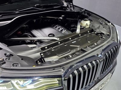 2021 BMW X7 photo 8