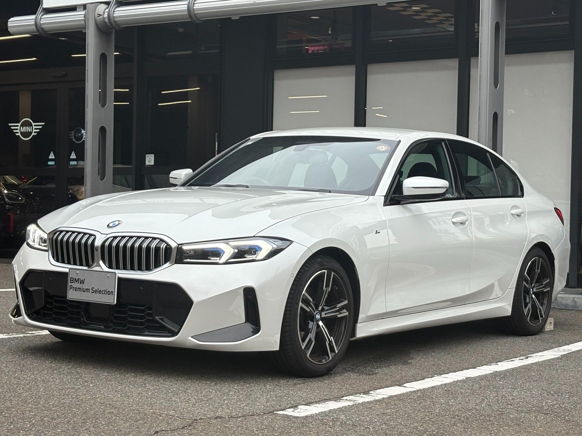 BMW 3 SERIES - View 1