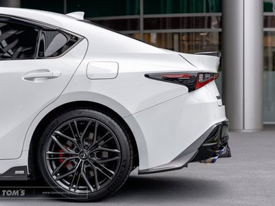 2023 Lexus IS — миниатюра 32