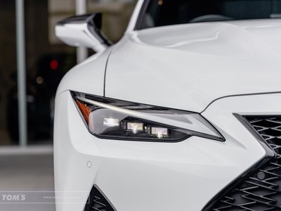 2023 Lexus IS — миниатюра 21