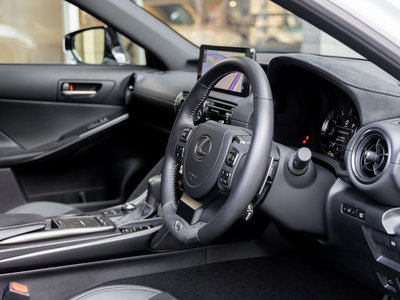 2023 Lexus IS — миниатюра 43