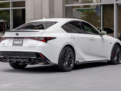 2023 Lexus IS — миниатюра 19