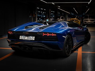 2019 Lamborghini AVENTADOR photo 3