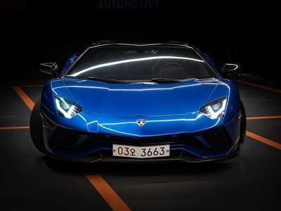 2019 Lamborghini AVENTADOR photo 4