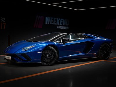 2019 Lamborghini AVENTADOR photo 2