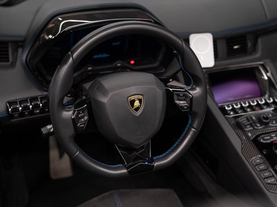 2019 Lamborghini AVENTADOR photo 6
