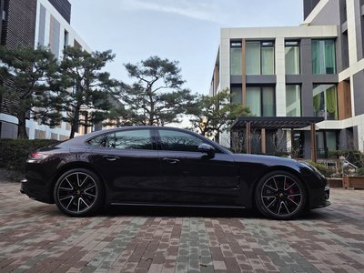 PORSCHE PANAMERA - 3