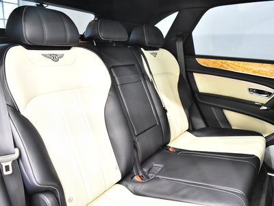 2018 Bentley BENTAYGA thumbnail 14