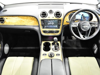 2018 Bentley BENTAYGA thumbnail 2