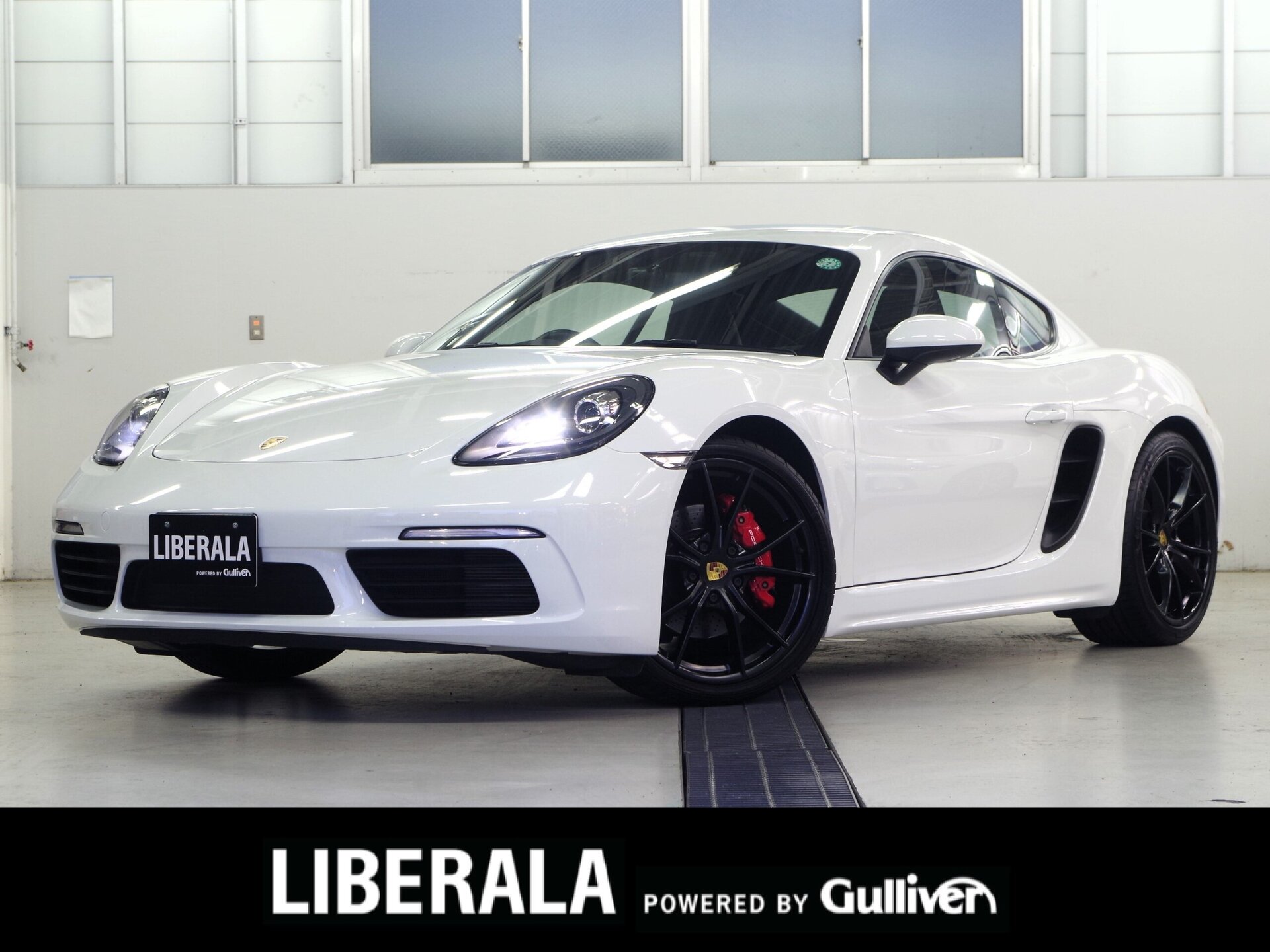 PORSCHE 718 CAYMAN - View 1