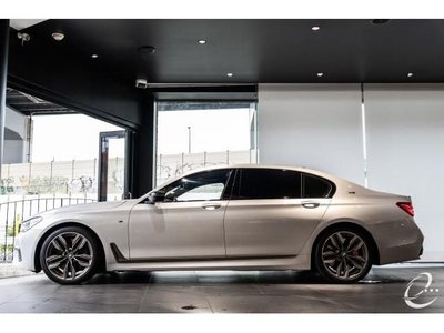 BMW 7 SERIES - 8