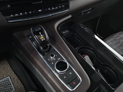 CADILLAC ESCALADE 5TH GENERATION - 9