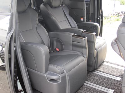 2026 Toyota ALPHARD — фото 10