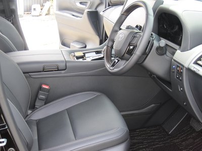 2026 Toyota ALPHARD — фото 9