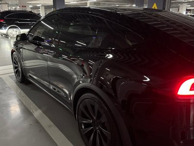 TESLA MODEL X - 4