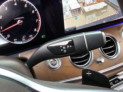 MERCEDES-BENZ E-CLASS - 9