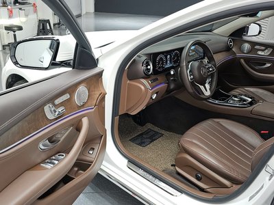 MERCEDES-BENZ E-CLASS - 10