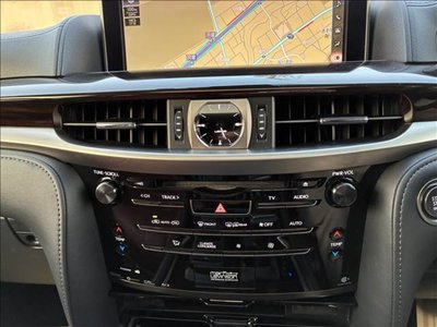 2018 Lexus LX thumbnail 25