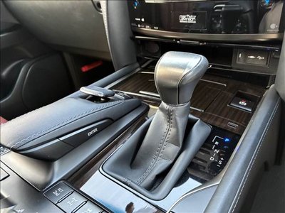 2018 Lexus LX thumbnail 22
