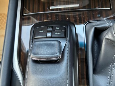 2018 Lexus LX thumbnail 49