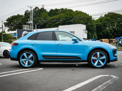 PORSCHE MACAN - 8