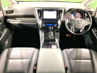 TOYOTA ALPHARD - 2