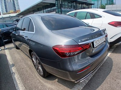MERCEDES-BENZ E-CLASS - 4
