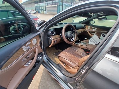 MERCEDES-BENZ E-CLASS - 8