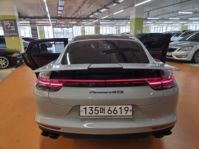 PORSCHE PANAMERA - 3