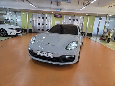 PORSCHE PANAMERA - 1