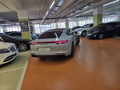 PORSCHE PANAMERA - 4