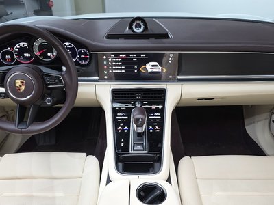 PORSCHE PANAMERA - 5