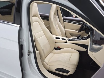 PORSCHE PANAMERA - 10