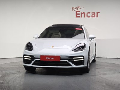 PORSCHE PANAMERA - 3